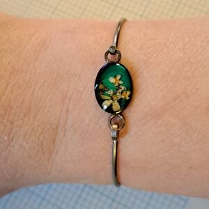 Blue Green White Floral Oval Bracelet — Delicate Garden-Print Silver Tone